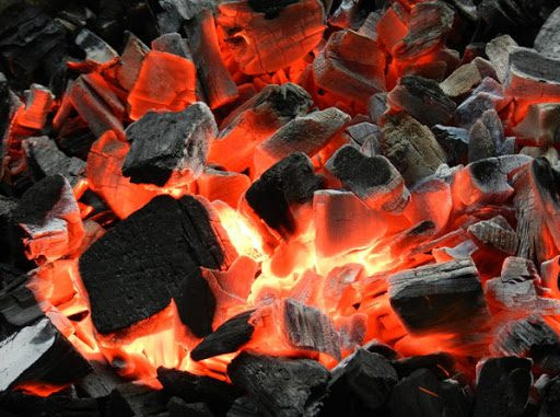 Thực hư về quan niệm nằm than sau sinh, mẹ cần nên biết rõ