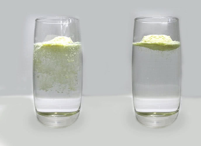 Phân biệt sữa bột qua khả năng hòa tan